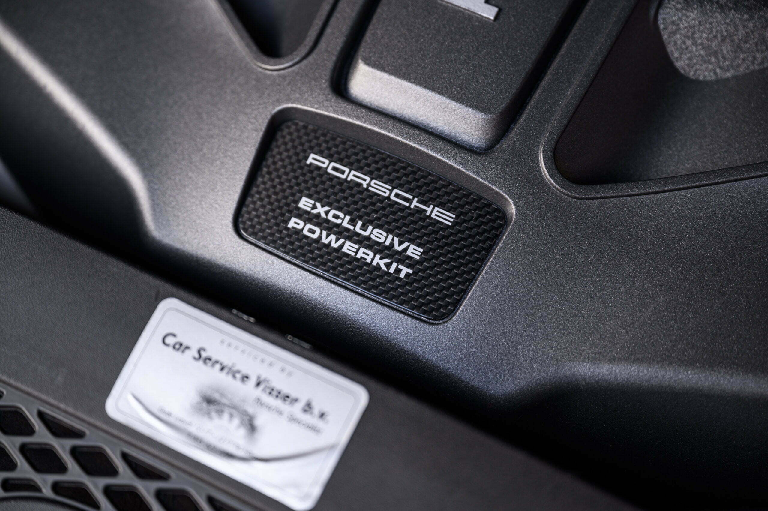 Porsche Macan Turbo Performance Power Kit PDK Vulkaangrijs metallic Car Service Visser Gespecialiseerd in Porsche