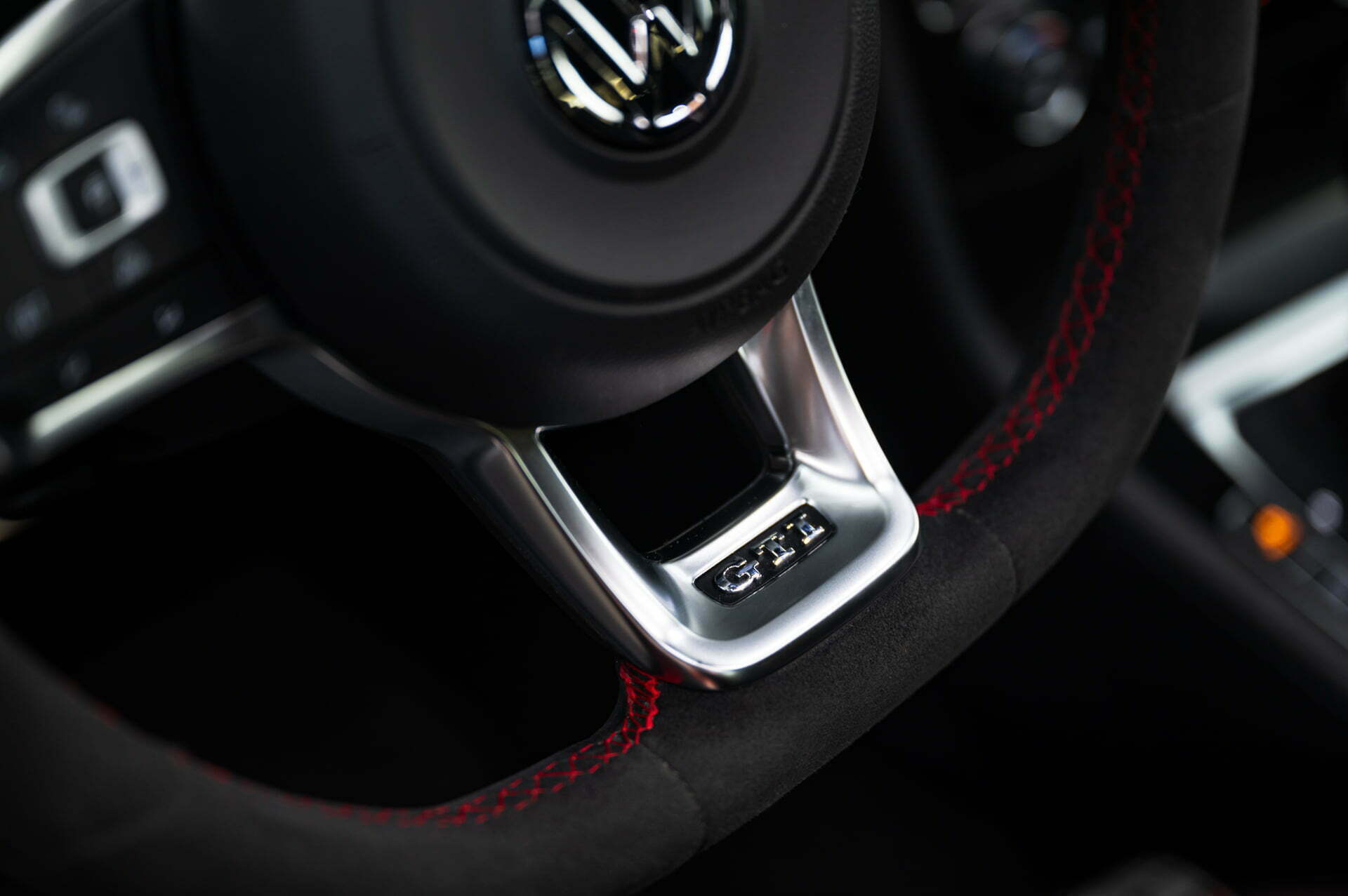 Volkswagen Golf GTI Automaat Limestone Grey metallic Car Service Visser Gespecialiseerd in Porsche Hilversum
