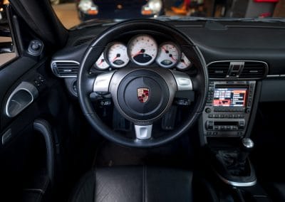 Porsche 997 Carrera S Basaltschwarz-metallic NL-auto 20 Porsche 997 Carrera S Handgeschakelde Coupe Basaltschwarz metallic Car Service Visser Gespecialiseerd in Hilversum