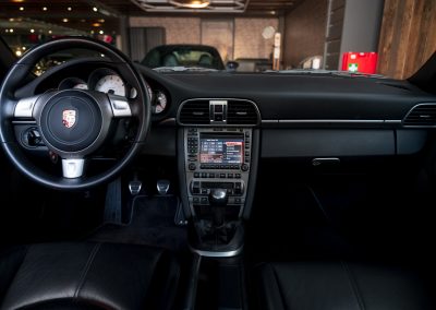 Porsche 997 Carrera S Handgeschakelde Coupe Basaltschwarz metallic Car Service Visser Gespecialiseerd in Hilversum