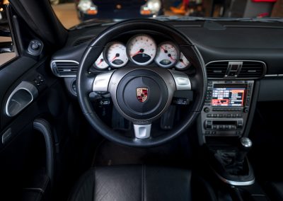 Porsche 997 Carrera S Handgeschakelde Coupe Basaltschwarz metallic Car Service Visser Gespecialiseerd in Hilversum