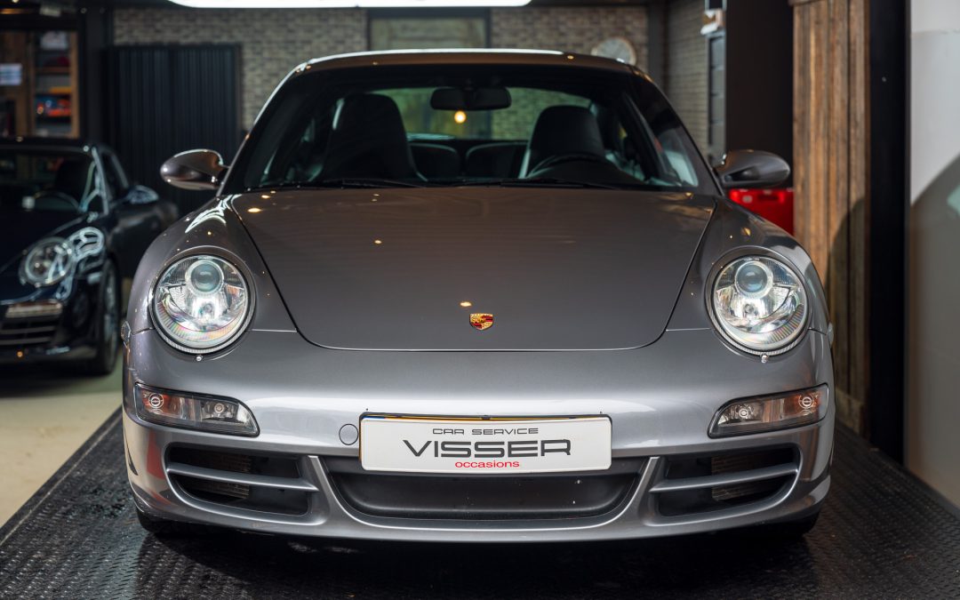 Porsche 997 Carrera 2S Handgeschakelde coupe Sealgrau-metallic Car Service Visser Gespecialiseerd in Porsche Hilversum