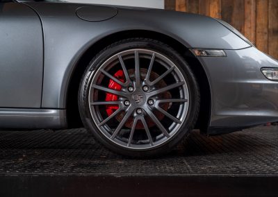 Porsche 997 Carrera S Sealgrau-metallic 4 Porsche 997 Carrera 2S Handgeschakelde coupe Sealgrau-metallic Car Service Visser Gespecialiseerd in Porsche Hilversum