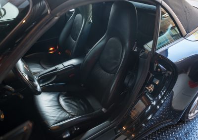 Porsche 997 Carrera 4S Cabriolet Basaltschwarz-metallic gereviseerde motor 17 Porsche 997 Carrera 4S Cabriolet Automaat Basaltscharz-met Car Service Visser Gespecialiseerd in Porsche Hilversum