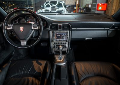 Porsche 997 Carrera 4S Cabriolet Basaltschwarz-metallic gereviseerde motor 19 Porsche 997 Carrera 4S Cabriolet Automaat Basaltscharz-met Car Service Visser Gespecialiseerd in Porsche Hilversum
