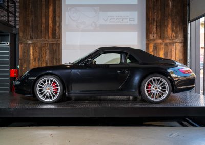 Porsche 997 Carrera 4S Cabriolet Basaltschwarz-metallic gereviseerde motor 3 Porsche 997 Carrera 4S Cabriolet Automaat Basaltscharz-met Car Service Visser Gespecialiseerd in Porsche Hilversum