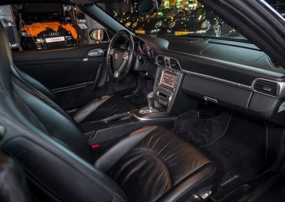 Porsche 997 Carrera 4S Cabriolet Basaltschwarz-metallic gereviseerde motor 29 Porsche 997 Carrera 4S Cabriolet Automaat Basaltscharz-met Car Service Visser Gespecialiseerd in Porsche Hilversum