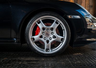 Porsche 997 Carrera 4S Basaltschwarz-metallic NL-auto gereviseerde motor 5 Porsche 997 Carrera 4S Coupe Automaat Basaltschwarz-metallic Car Service Visser Gespecialiseerd in Porsche Hilversum
