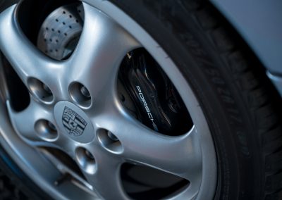 Porsche 993 Carrera Handgeschakelde Cabriolet Polarsilber-metallic Car Service Visser Gespecialiseerd in Porsche Hilversum