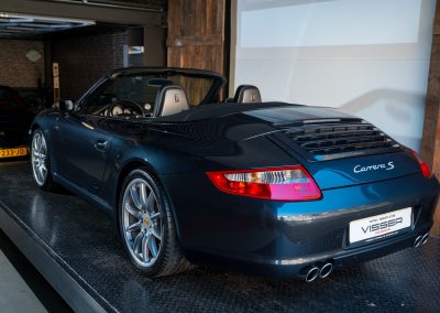 Porsche 997 Carrera S hangeschakelde Cabriolet Atlasgrau-metallic Car Service Visser Gespecialiseerd in Porsche Hilversum