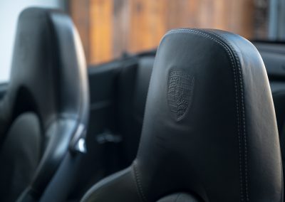 Porsche 997 Carrera S hangeschakelde Cabriolet Atlasgrau-metallic Car Service Visser Gespecialiseerd in Porsche Hilversum