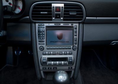 Porsche 997 Carrera S hangeschakelde Cabriolet Atlasgrau-metallic Car Service Visser Gespecialiseerd in Porsche Hilversum