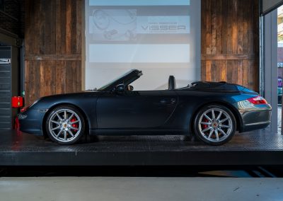 Porsche 997 Carrera S hangeschakelde Cabriolet Atlasgrau-metallic Car Service Visser Gespecialiseerd in Porsche Hilversum