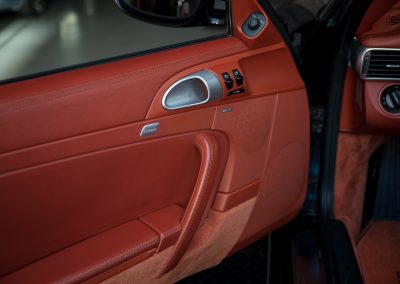 Porsche 997 Carrera S hangeschakelde Cabriolet Basaltschwarz metallic Car Service Visser Gespecialiseerd in Porsche Hilversum