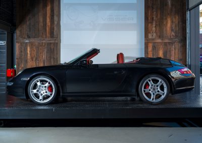 Porsche 997 Carrera S hangeschakelde Cabriolet Basaltschwarz metallic Car Service Visser Gespecialiseerd in Porsche Hilversum