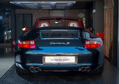 Porsche 997 Carrera S hangeschakelde Cabriolet Basaltschwarz metallic Car Service Visser Gespecialiseerd in Porsche Hilversum