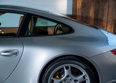 Porsche 997 Carrera S Coupe Arktissilber Handgeschakeld Car Service Visser Gespecialiseerd in Porsche Hilversum