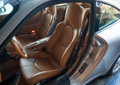 Porsche 997 Carrera S Coupe Arktissilber Handgeschakeld Car Service Visser Gespecialiseerd in Porsche Hilversum