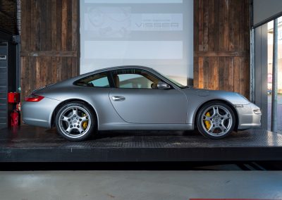 Porsche 997 Carrera S Coupe Arktissilber Handgeschakeld Car Service Visser Gespecialiseerd in Porsche Hilversum