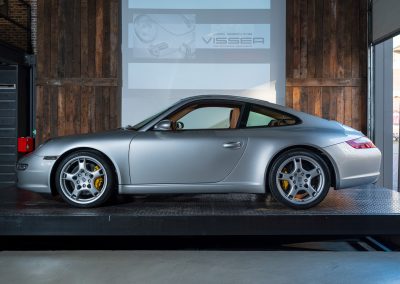 Porsche 997 Carrera S Coupe Arktissilber Handgeschakeld Car Service Visser Gespecialiseerd in Porsche Hilversum