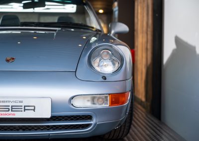 Porsche 993 Carrera Handgeschakeld Polarsilber-met Car Service Visser