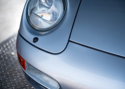 Porsche 993 Carrera Handgeschakeld Polarsilber-met Car Service Visser