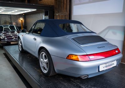 Porsche 993 Carrera Handgeschakeld Polarsilber-met Car Service Visser
