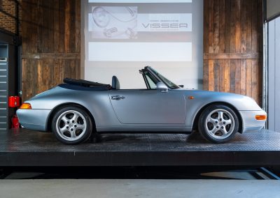 Porsche 993 Carrera Handgeschakeld Polarsilber-met Car Service Visser