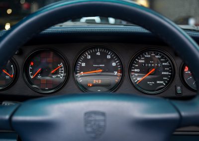 Porsche 993 Carrera Handgeschakeld Polarsilber-met Car Service Visser