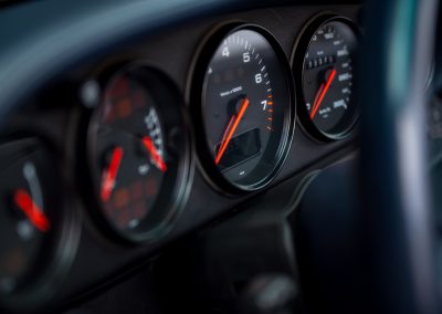 Porsche 993 Carrera Handgeschakeld Polarsilber-met Car Service Visser