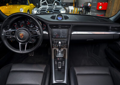 Porsche 991.2 C2 PDK Cabriolet Achatgrau-metallic Car Service Visser Porsche