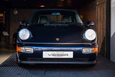 Verkochte Porsches 45 Porsche 964 Carrera 2 Handgeschakelde coupe Nachtblau metallic Car Service Visser Gespecialiseerd in Porsche Hilversum